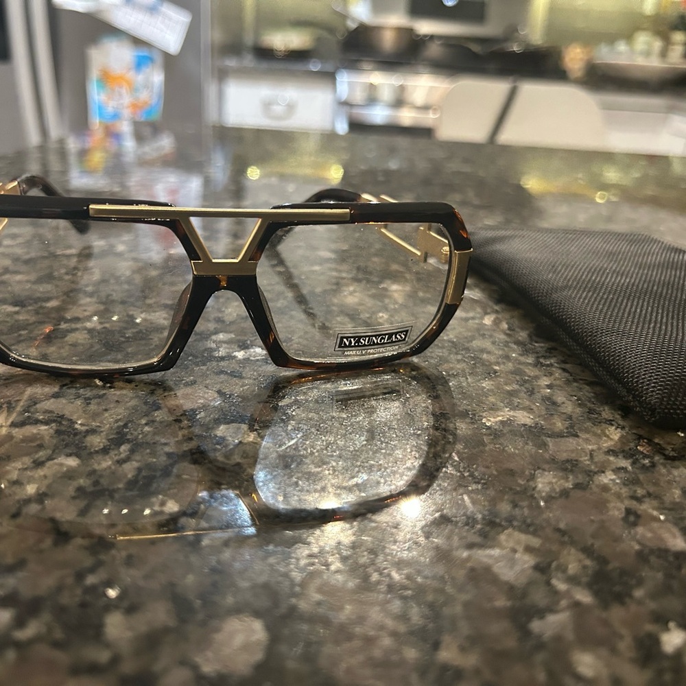 NY Sunglass Tortoise Frame Glasses